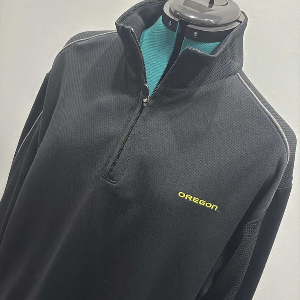 EUC: Cutter & Buck Black Half-Zip Jersey